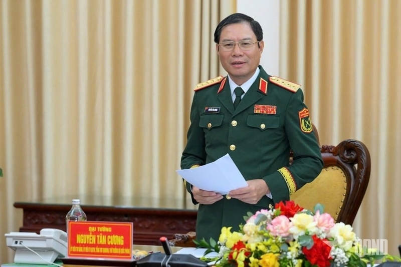 Đại tướng Nguyễn Tân Cương, Ủy viên Trung ương Đảng, Ủy viên Thường vụ Quân ủy Trung ương, Tổng Tham mưu trưởng Quân đội nhân dân Việt Nam, Thứ trưởng Bộ Quốc phòng phát biểu tại buổi làm việc. Ảnh: QĐND