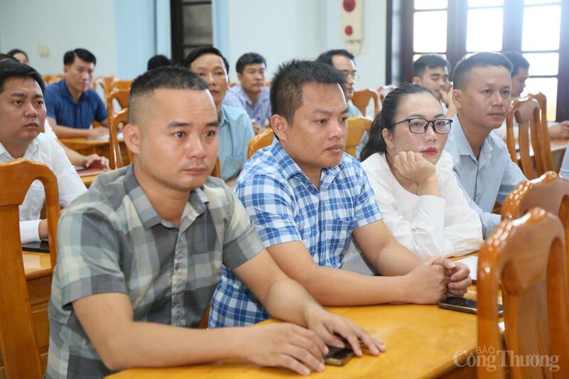 Sở Nông Nghiệp và Môi trường đã quyết định biệt phái 48 công chức, viên chức có năng lực, trình độ, phẩm chất đạo đức tốt về tại các xã, phường trong 3 tháng