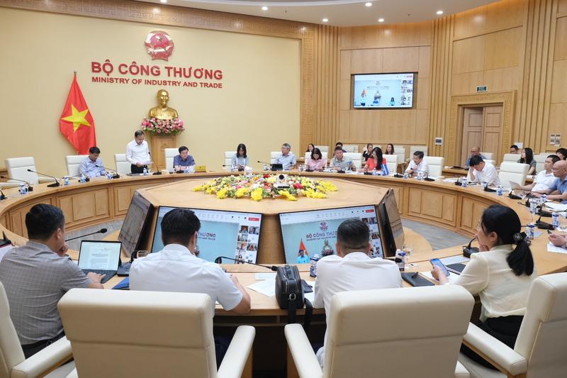 Toàn cảnh buổi làm việc. Ảnh: Lê An