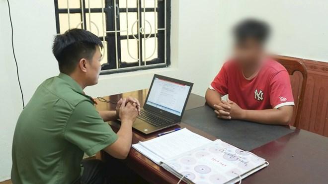 Vận động 3 đối tượng tống tiền qua mạng ra đầu thú