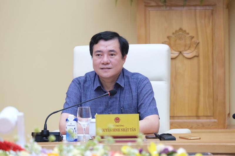 Thứ trưởng Nguyễn Sinh Nhật Tân chủ trì cuộc họp. Ảnh: Lê An