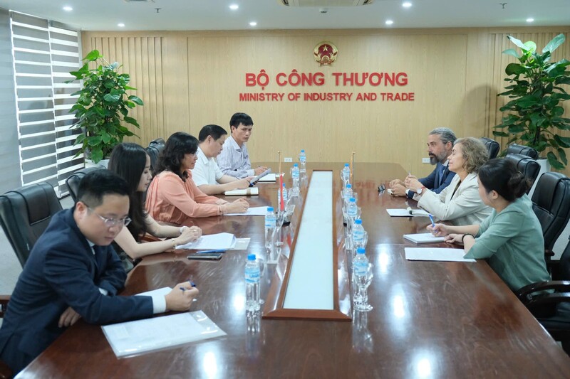 Toàn cảnh buổi làm việc. Ảnh: Lê An