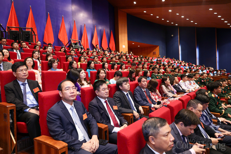 Các đại biểu tham dự lễ kỷ niệm 80 năm ngày thành lập Chính phủ. Ảnh: Nam Nguyễn