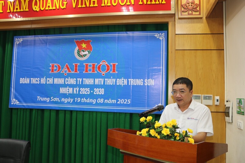 Đồng chí Đào Xuân Đức – Ủy viên BCH Đảng ủy, Phó Giám đốc Công ty phát biểu chỉ đạo tại Đại Hội