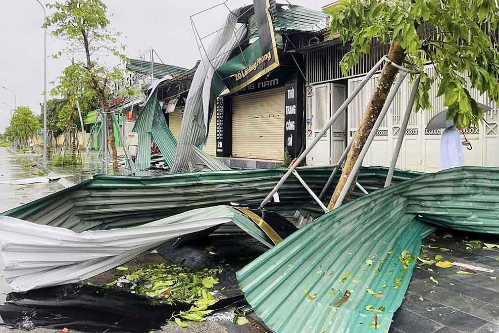Bão số 5 đã gây thiệt hại nặng nề cho tỉnh Nghệ An. Ảnh: Ngọc Anh
