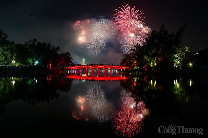 Mãn nhãn màn pháo hoa tuyệt đẹp chào mừng 80 năm Quốc Khánh 2/9 - 5