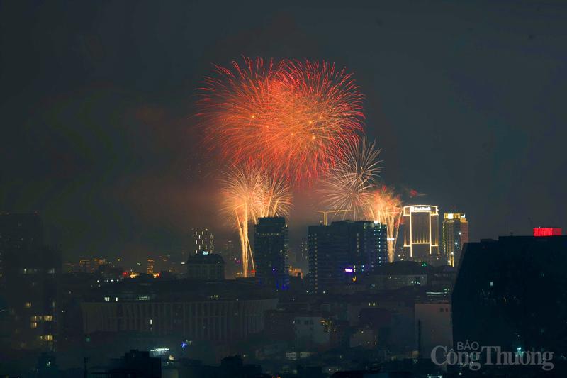 Mãn nhãn màn pháo hoa tuyệt đẹp chào mừng 80 năm Quốc Khánh 2/9 - 14
