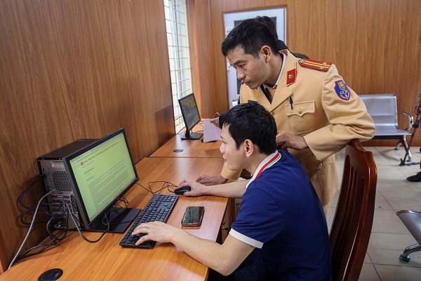 Thủ tướng quyết định giảm 30% phí, lệ phí đăng ký xe