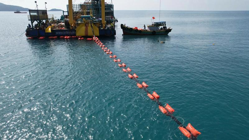 Thi công kéo dải cáp ngầm cấp điện từ điện lưới quốc gia ra Côn Đảo 1