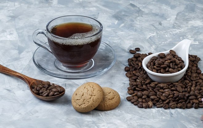 Uống cà phê khi bụng đói, thói quen phổ biến nhưng tiềm ẩn nhiều rủi ro