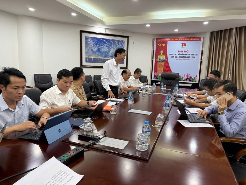 Toàn cảnh buổi làm việc giữa Sở Công Thương Hà Tĩnh và Cục Điện lực, Bộ Công Thương. Ảnh: Văn Nhường.