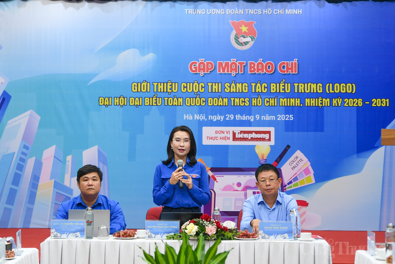 Bí thư Trung ương Đoàn Thanh niên Cộng sản Hồ Chí Minh Nguyễn Phạm Duy Trang chia sẻ thông tin tại buổi họp báo.
