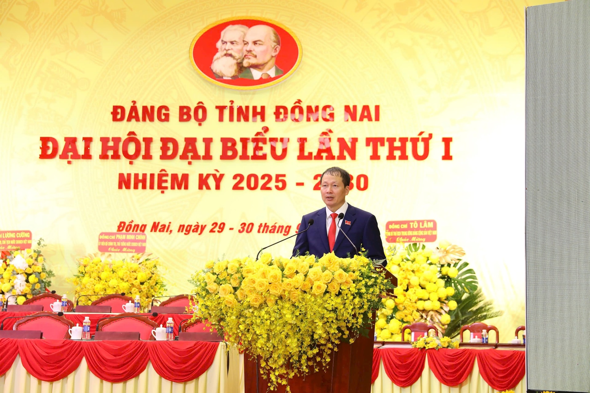 Ông Vũ Hồng Văn, Bí Thư tỉnh uỷ Đồng Nai phát biểu tại hội nghị. Ảnh Ngọc Yến