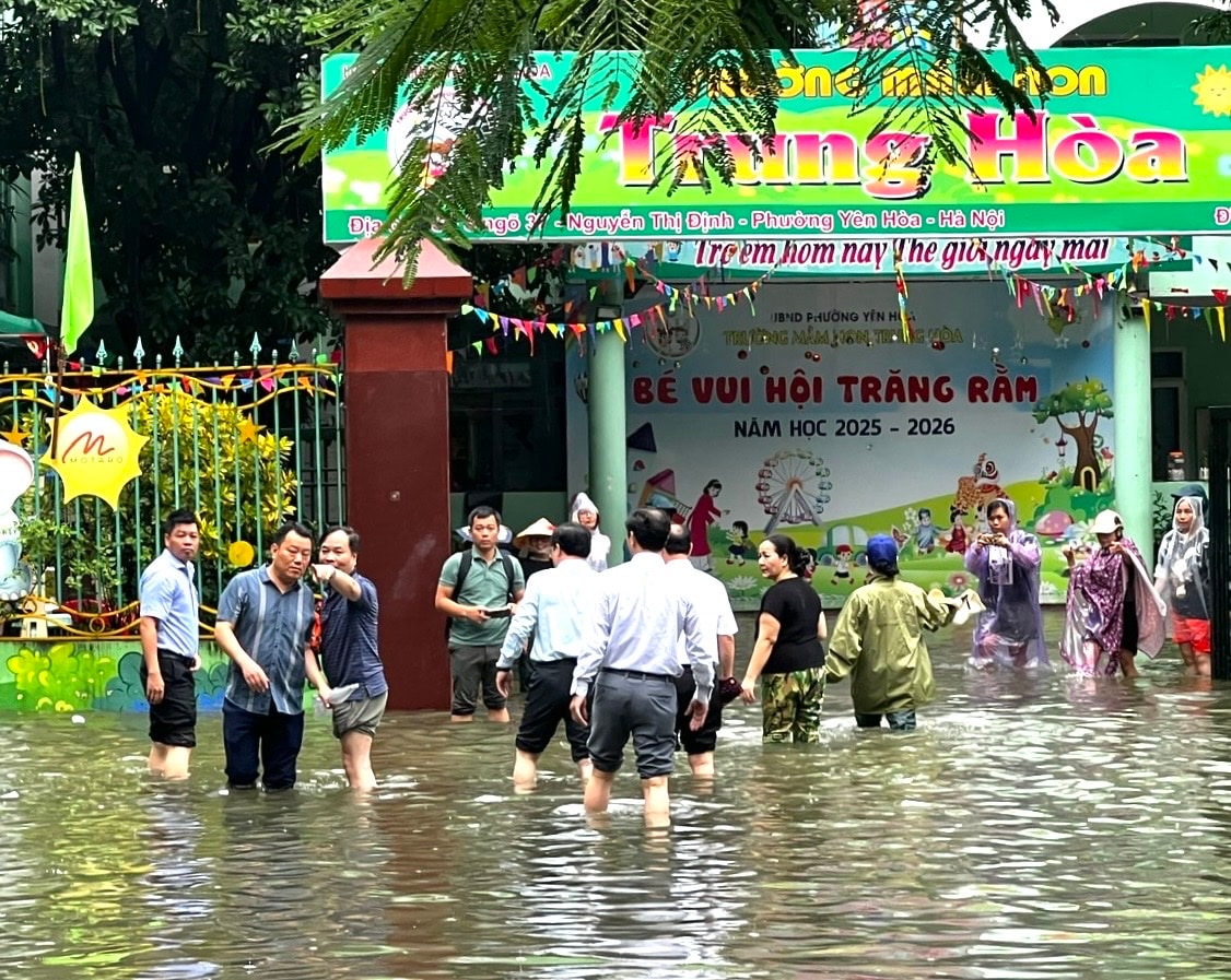 0710-mn-trung-hoa-phuong-yen-hoa-ngap.jpg