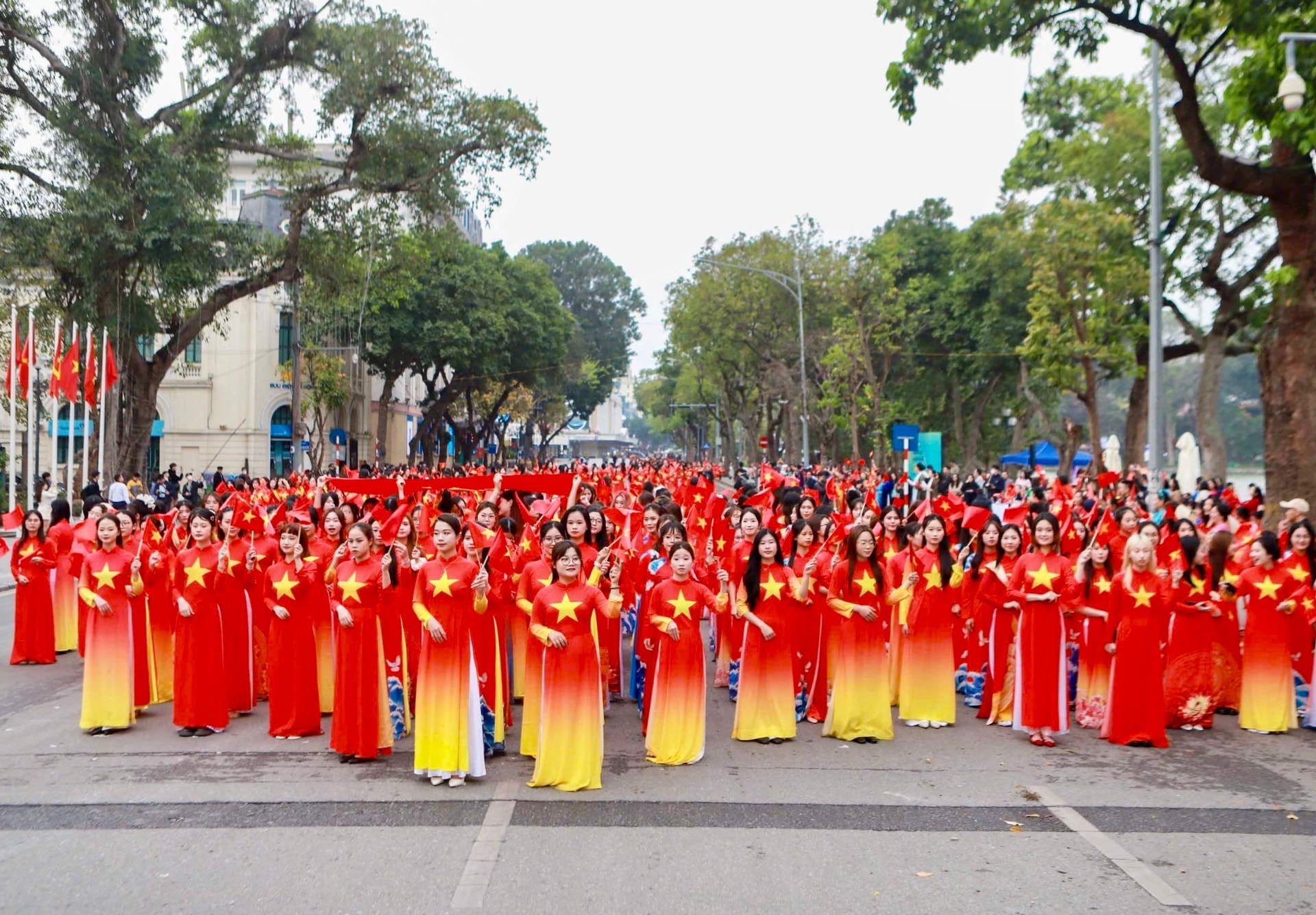 cac-nu-sinh-tham-gia-su-kien.jpg