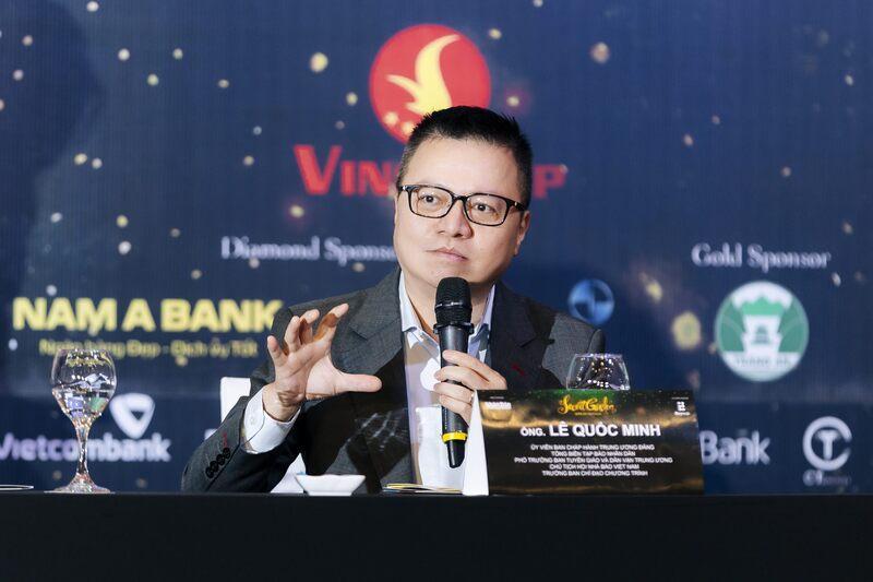 Tổng Biên tập Báo Nhân Dân - ông Lê Quốc Minh phát biểu tại họp báo. Ảnh Ban tổ chức