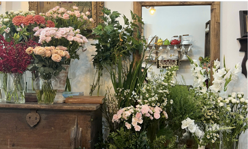 Những loại hoa nhập khẩu với tông màu nhẹ được ưa chuộng.