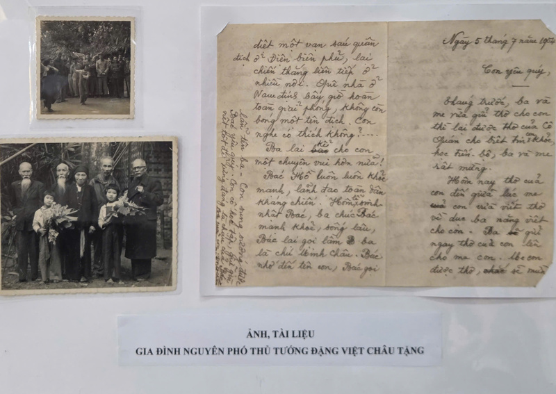 Tiếp nhận nhiều tài liệu, hiện vật quý về Chủ tịch Hồ Chí Minh - 2