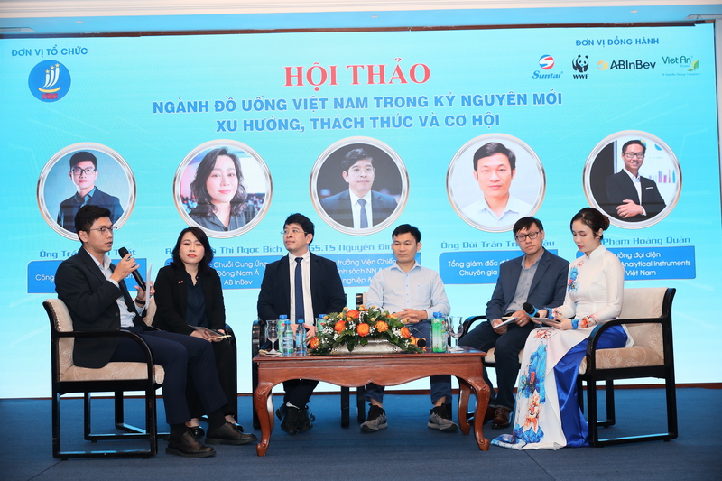 Các chuyên gia trong phiên thảo luận tại hội thảo