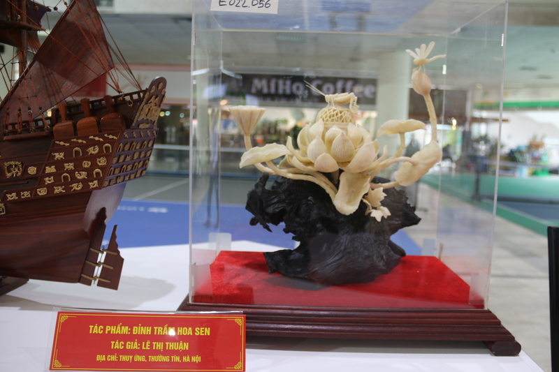 Sản phẩm tham gia Hội thi sản phẩm thủ công mỹ nghệ Việt Nam gắn với Festival Bảo tồn và Phát triển làng nghề quốc tế 2025. Ảnh: N.H