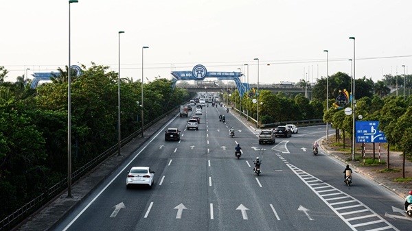 Hà Nội phân luồng đường Võ Nguyên Giáp để bảo dưỡng hệ thống chiếu sáng