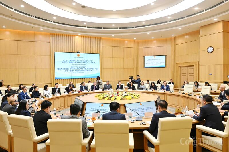 Toàn cảnh buổi làm việc giữa Bộ trưởng Nguyễn Hồng Diên với đoàn Hội đồng doanh nghiệp EU - ASEAN.