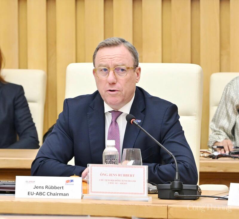 Ông Jens Rubbert - Chủ tịch Hội đồng kinh doanh EU - ASEAN nhận định, Hiệp định EVFTA đã và đang là xung lực thúc đẩy thương mại Việt Nam - EU.