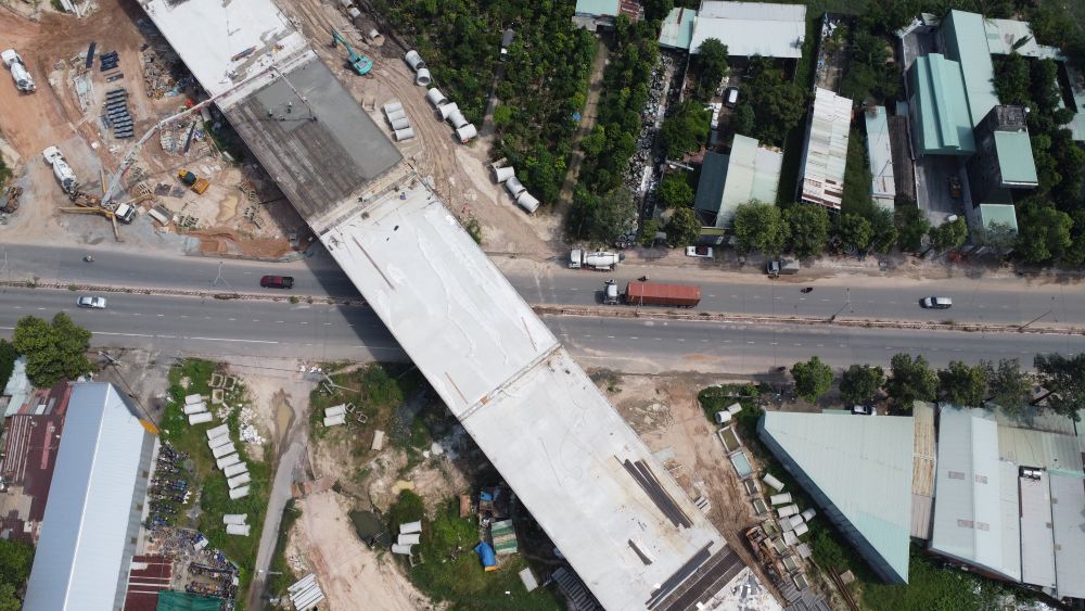 Nhìn từ trên cao xuống cầu vượt đường Nguyễn Thị Minh Khai. Ảnh: Đình Trọng