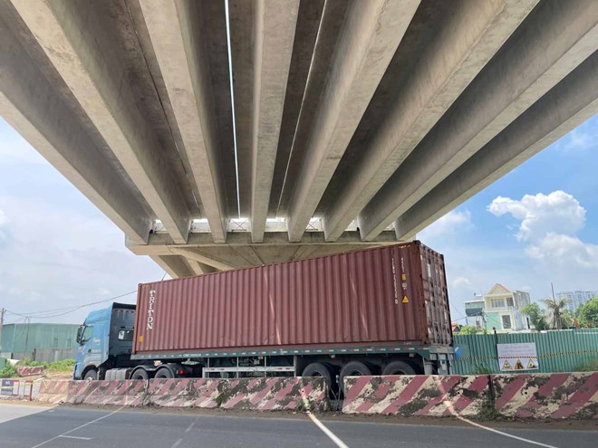 Thông xe kỹ thuật cầu vượt Nguyễn Thị Minh Khai và Quốc lộ 13 trong tháng 12.2025