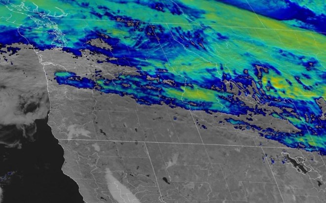 Dòng khí siêu ẩm tiếp sức cho 2 cơn bão với mưa lớn, không khí lạnh