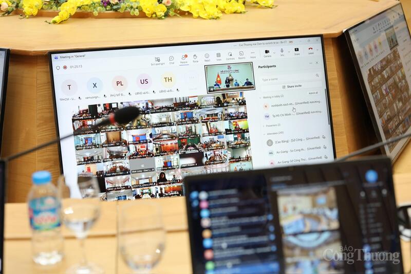 Hội nghị được tổ chức theo hình thức trực tiếp kết hợp trực tuyến với sự tham gia của 34 tỉnh, thành phố. Ảnh: Quỳnh Trang