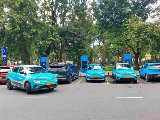 Hà Nội lắp đặt trạm sạc tại 39 điểm đỗ xe công cộng