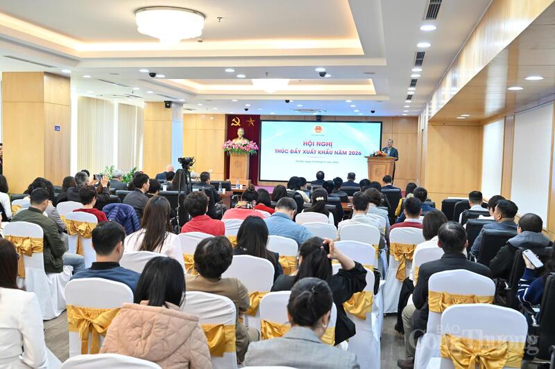 Hội nghị thu hút nhiều chuyên gia kinh tế, các hiệp hội, doanh nghiệp (Ảnh: Cấn Dũng)