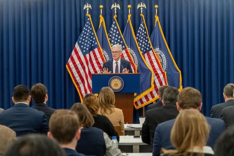 Chủ tịch Fed Jerome Powell họp báo ngày 28/1/2026, công bố Fed giữ nguyên lãi suất. Ảnh: Xinhua