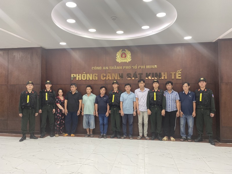 Các đối tượng bị bắt giữ.