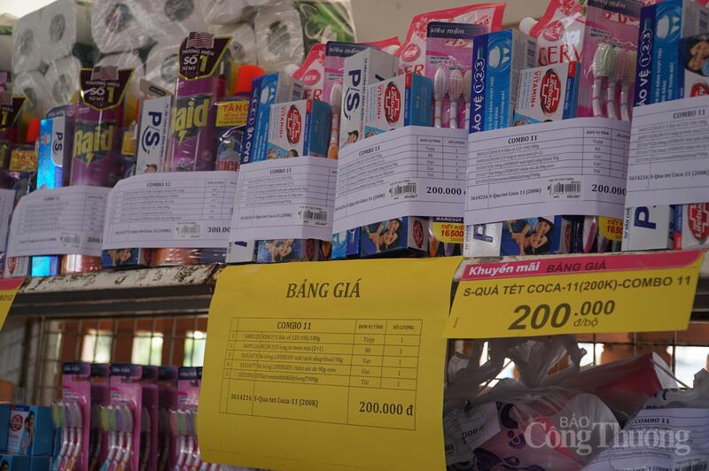 Để tạo thuận lợi cho người dân mua sắm, đơn vị cung cấp sản phẩm còn tạo sẵn các combo hàng hóa với giá ưu đãi theo từng nhóm hàng như hàng tiêu dùng, hàng gia dụng.... để phục vụ người dân mua sắm.