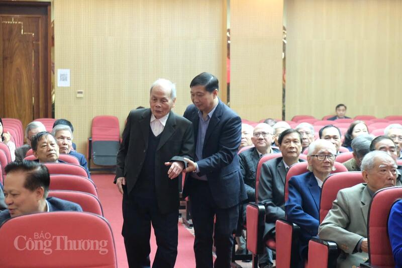 Bộ Công Thương gặp mặt nguyên lãnh đạo Bộ, thủ trưởng đơn vị qua các thời kỳ - 6