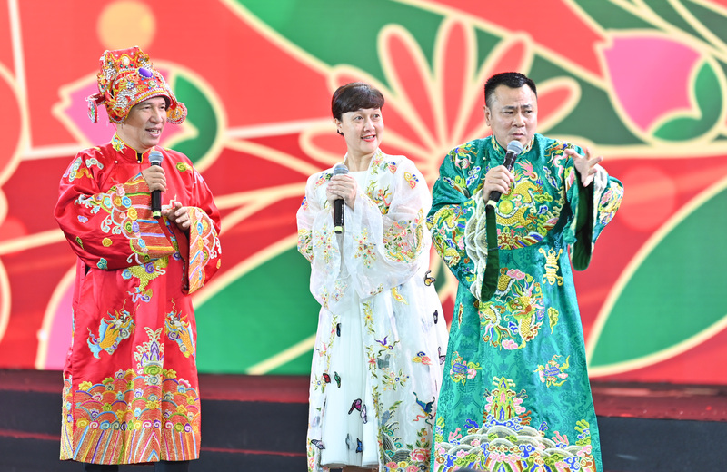 Bộ ba Táo quân: Táo Kinh Tế, Táo Y tế, Táo Văn hoá hứa hẹn sẽ mang lại những tiếng cười vui vẻ tại chương trình.