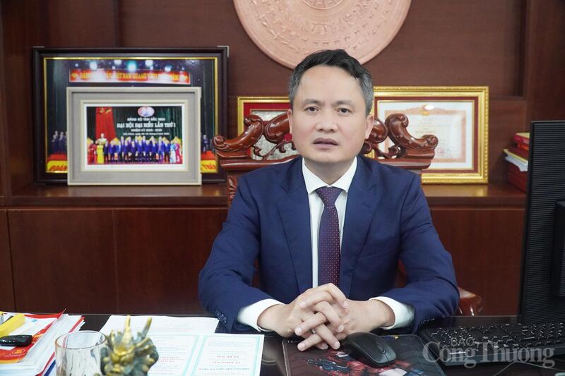 Ông Trần Văn Vững - Bí thư Đảng ủy xã Tiên Du, tỉnh Bắc Ninh chia sẻ về công tác chuẩn bị bầu cử. Ảnh: Hoa Quỳnh