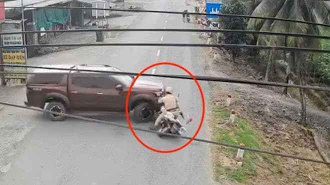 Đề nghị truy tố tài xế chạy quá tốc độ tông xe đặc chủng CSGT rồi bỏ chạy