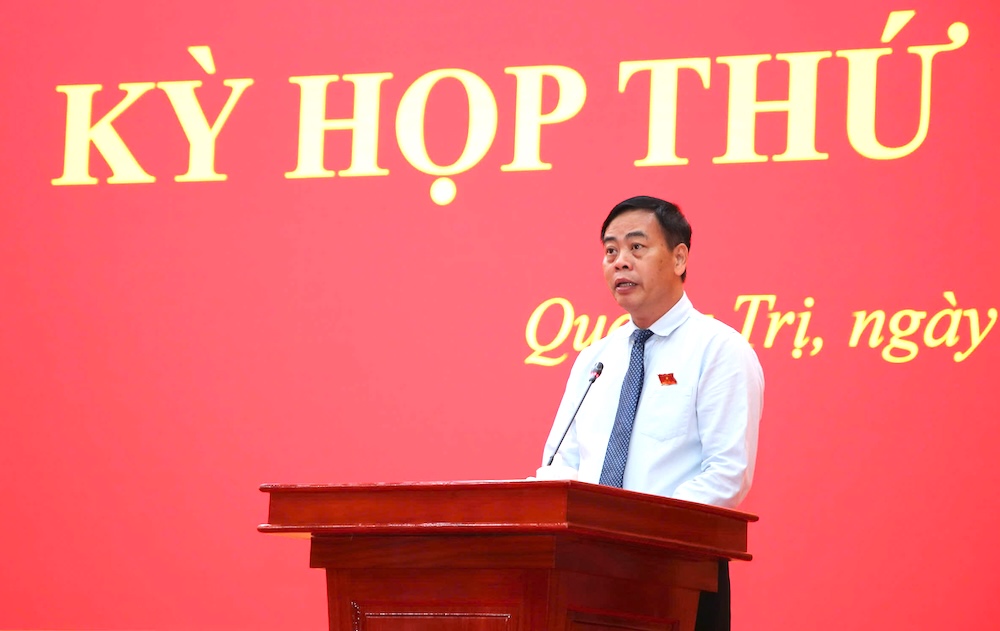 Chủ tịch HĐND tỉnh Quảng Trị Nguyễn Đăng Quang phát biểu tại kỳ họp. Ảnh: Công Sáng