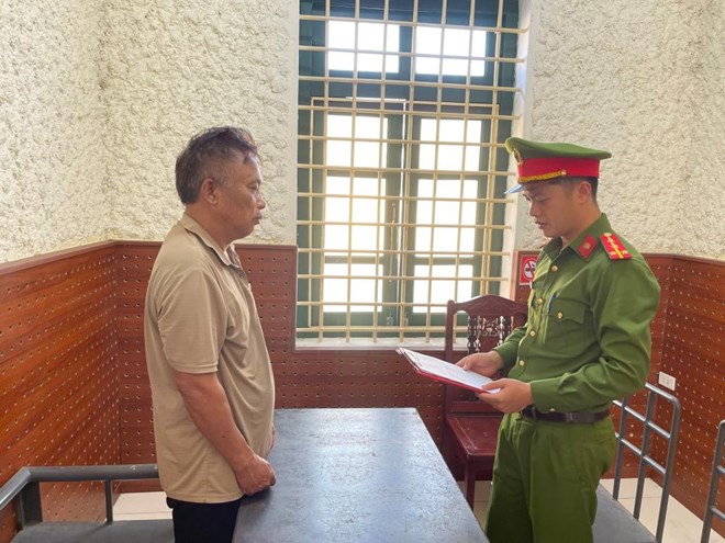 Khởi tố đối tượng tàng trữ trái phép chất ma túy