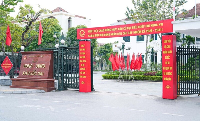 Xã Quốc Oai trang hoàng rực rỡ sẵn sàng cho ngày bầu cử. Ảnh: H.Linh