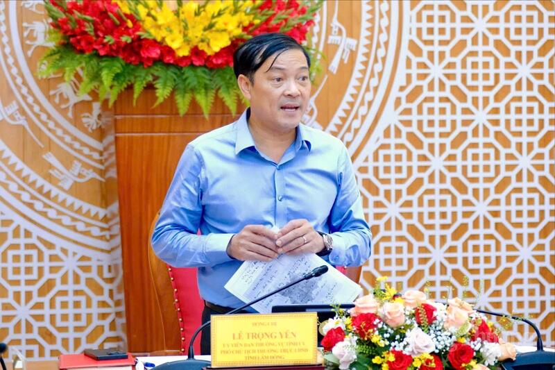 Phó Chủ tịch Thường trực UBND tỉnh Lê Trọng Yên phát biểu chỉ đạo buổi làm việc. Ảnh: Hoàng Sa