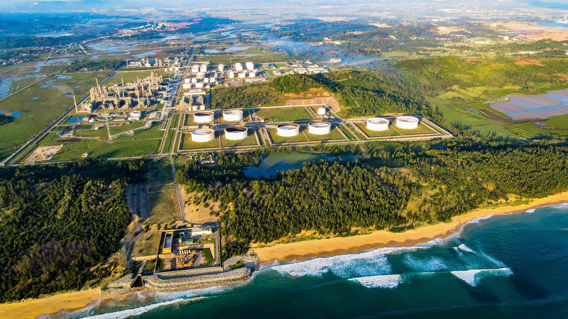 Trong bối cảnh nhu cầu xăng sinh học dự kiến tăng mạnh, việc sớm đưa các nhà máy ethanol trong nước vào vận hành trở lại được đánh giá là giải pháp quan trọng nhằm nâng cao tính chủ động của Việt Nam trong bảo đảm an ninh năng lượng. Ảnh: Nguyễn Dương