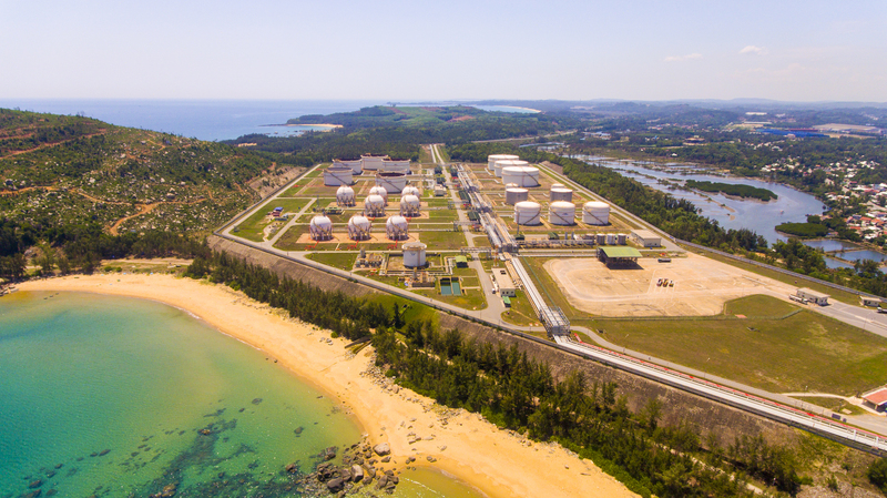 Công ty Cổ phần Lọc hóa dầu Bình Sơn (BSR) đã và đang tích cực đẩy mạnh sản xuất ethanol nhiên liệu để phục vụ phối trộn xăng sinh học E10 RON95. Ảnh: Nguyễn Dương