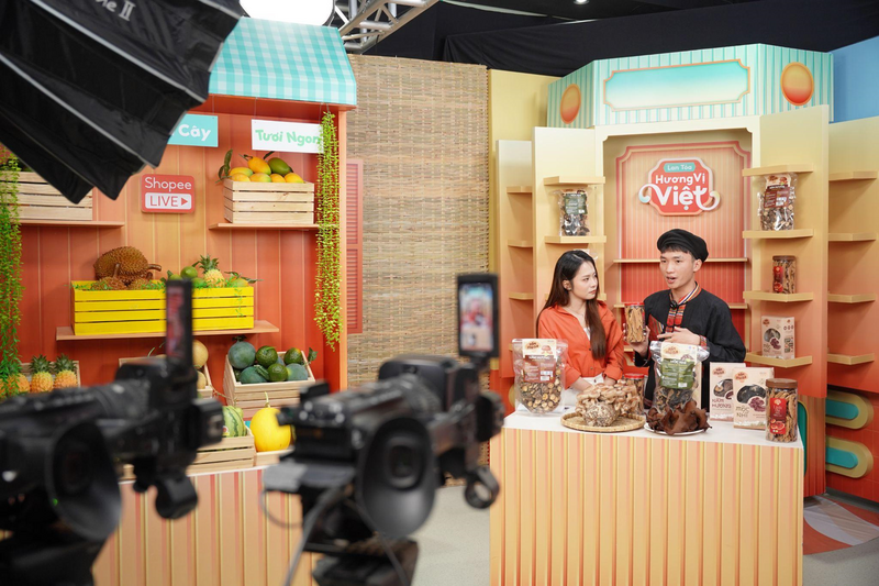 Doanh nghiệp nỗ lực bán hàng đa kênh và tạo dựng uy tín thương hiệu trên các nền tảng thương mại điện tử