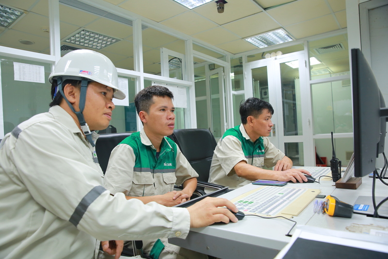 Sau khi hoàn thiện, Ethanol sẽ được xuất trực tiếp qua hệ thống đường ống, qua đó giúp giảm chi phí logistics, đồng thời tăng tính chủ động trong cung ứng nguyên liệu cho quá trình phối trộn xăng sinh học. Ảnh: Nguyễn Dương