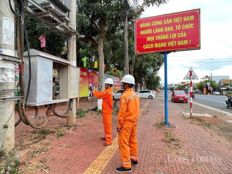 Sử dụng camera nhiệt để phát hiện sớm nguy cơ quá tải, sự cố trên lưới điện.