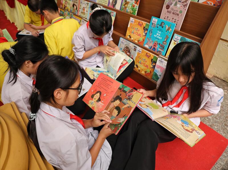 Tôn vinh văn hóa đọc và truyền cảm hứng, tạo thói quen đọc sách cho thế hệ trẻ. Ảnh: DL
